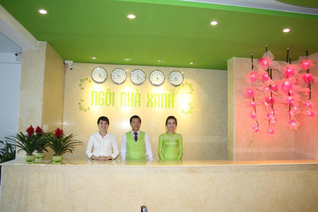 Ngoi Nha Xanh Hotel Дананг Екстериор снимка