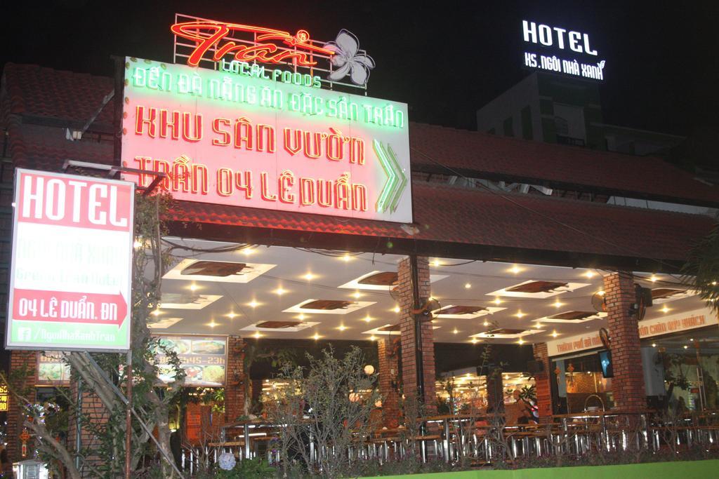Ngoi Nha Xanh Hotel Дананг Екстериор снимка