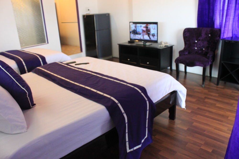 Ngoi Nha Xanh Hotel Дананг Екстериор снимка