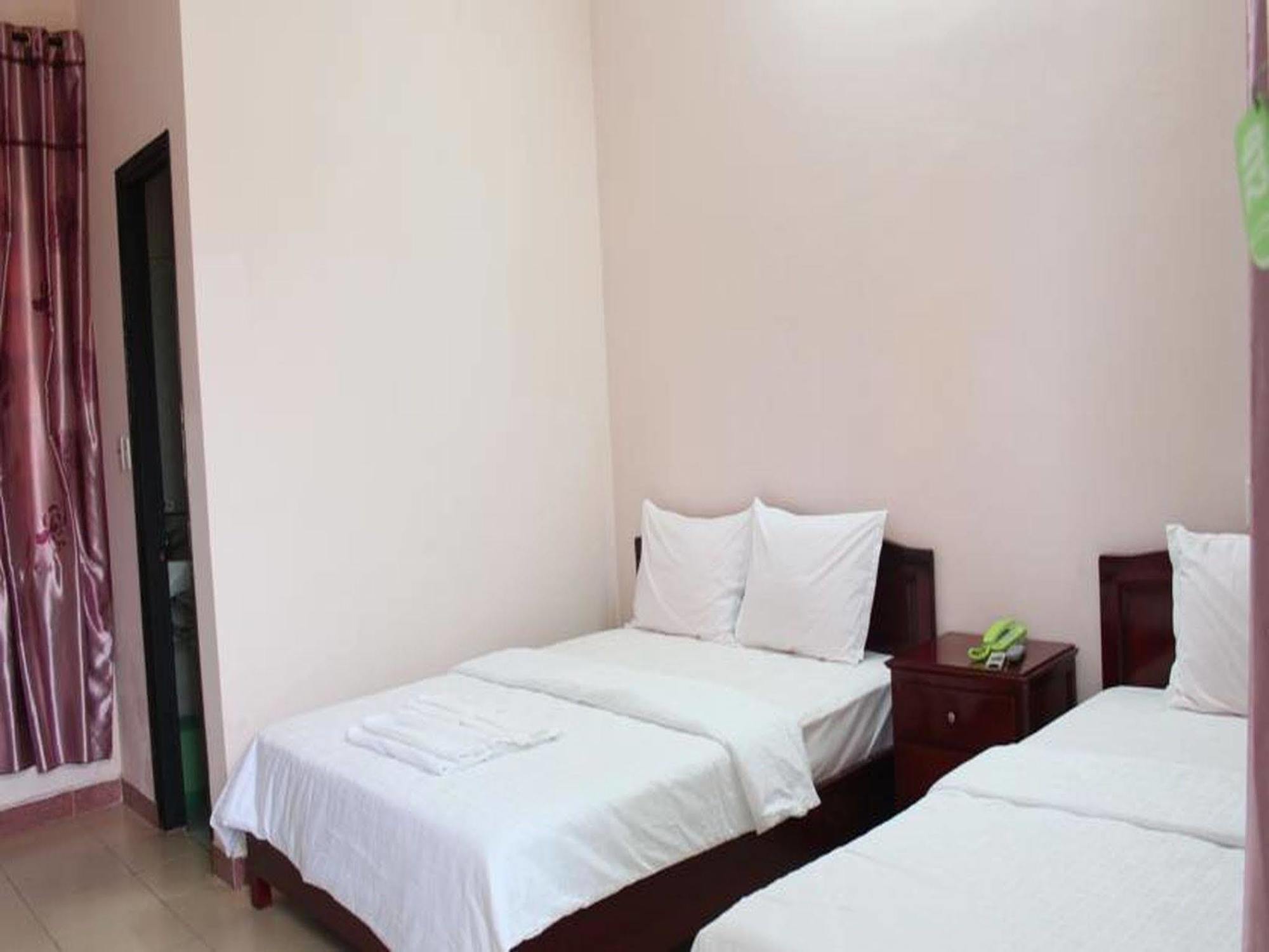 Ngoi Nha Xanh Hotel Дананг Екстериор снимка