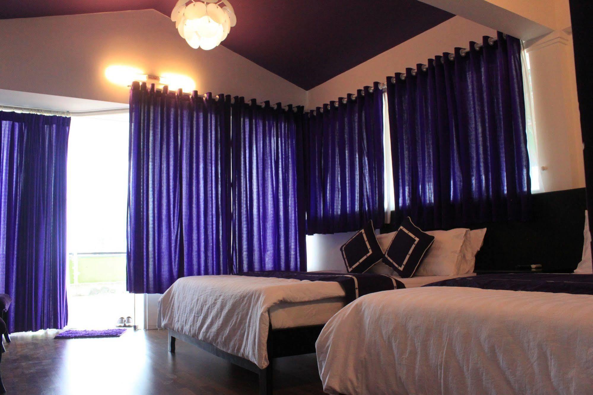 Ngoi Nha Xanh Hotel Дананг Екстериор снимка