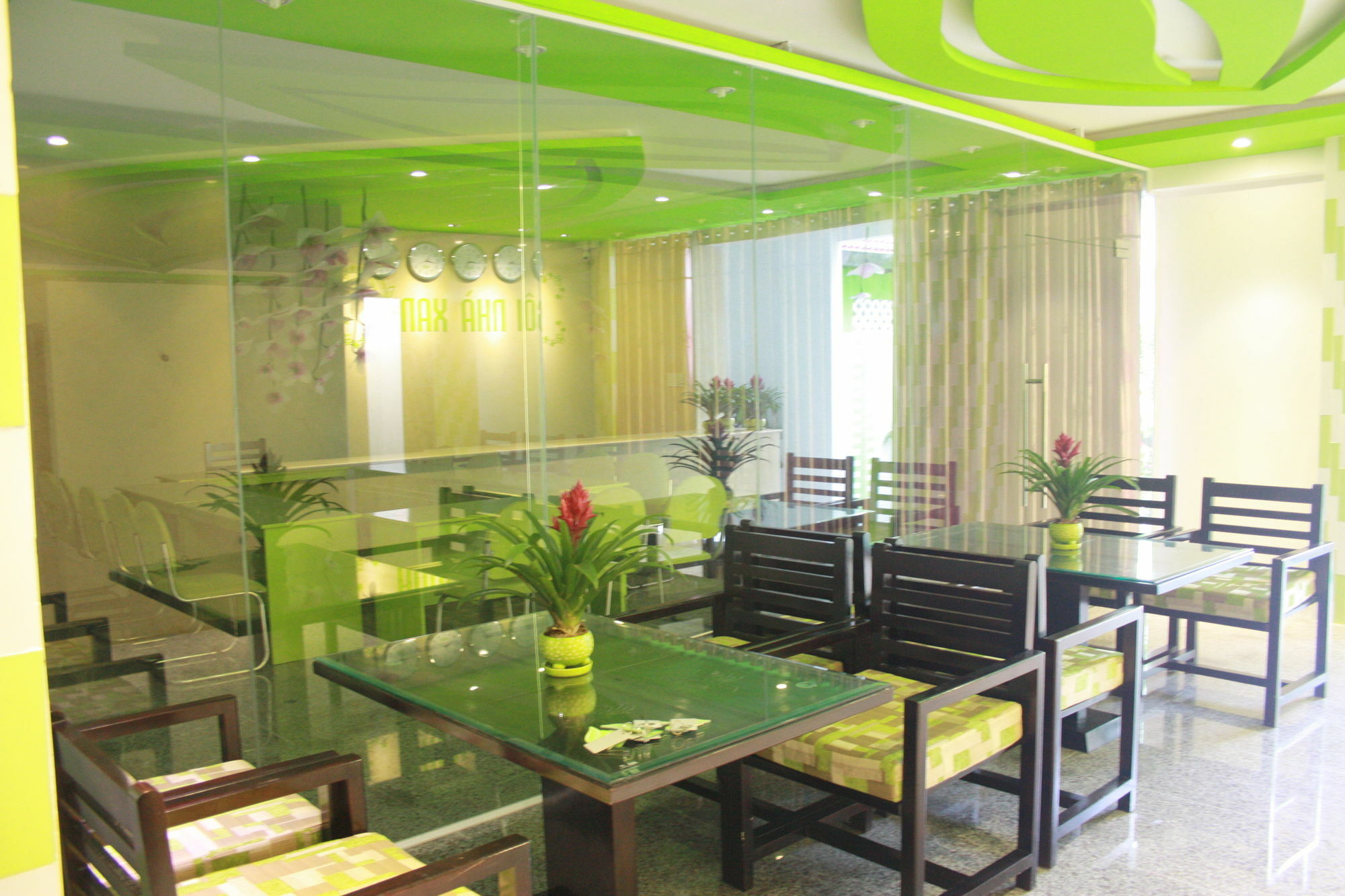 Ngoi Nha Xanh Hotel Дананг Екстериор снимка