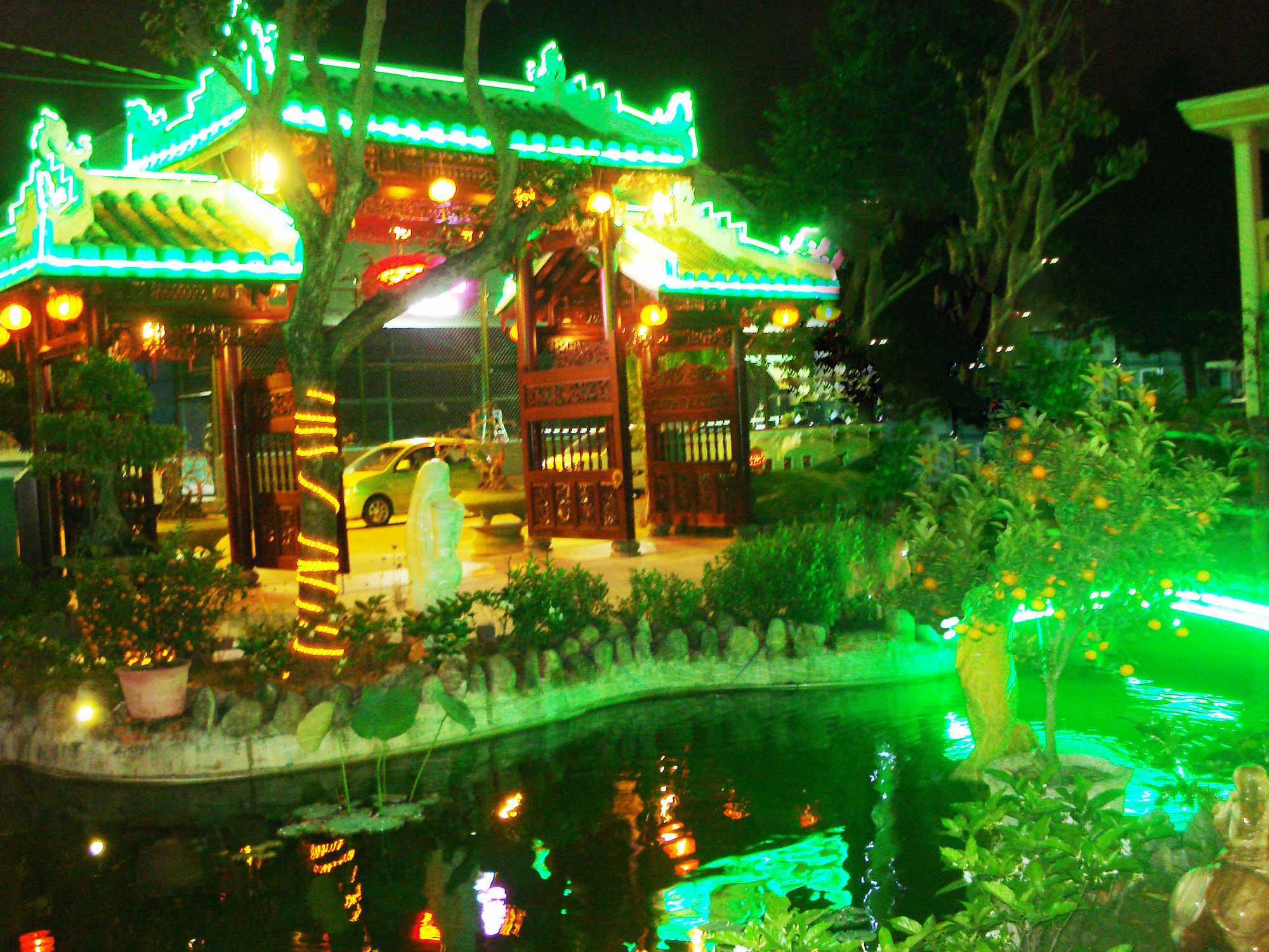Ngoi Nha Xanh Hotel Дананг Екстериор снимка